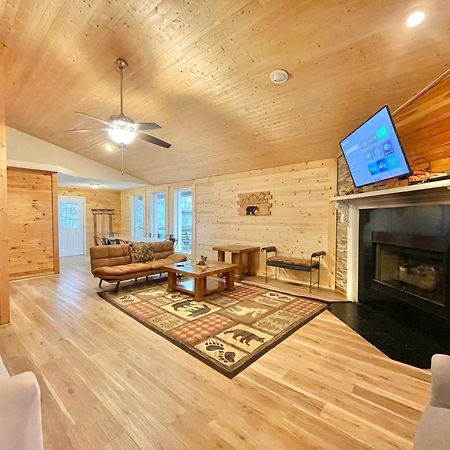 Lazy Bear Cabin Севьервилл Экстерьер фото