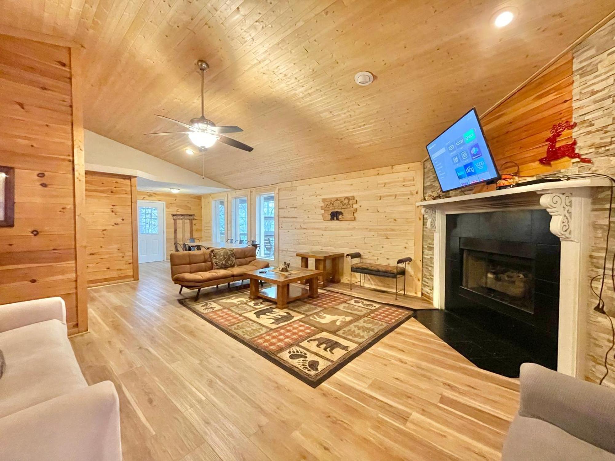 Lazy Bear Cabin Севьервилл Экстерьер фото