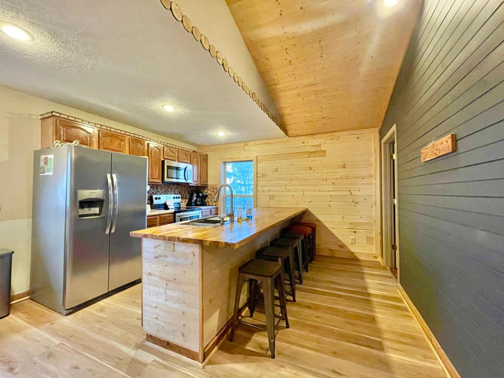 Lazy Bear Cabin Севьервилл Экстерьер фото
