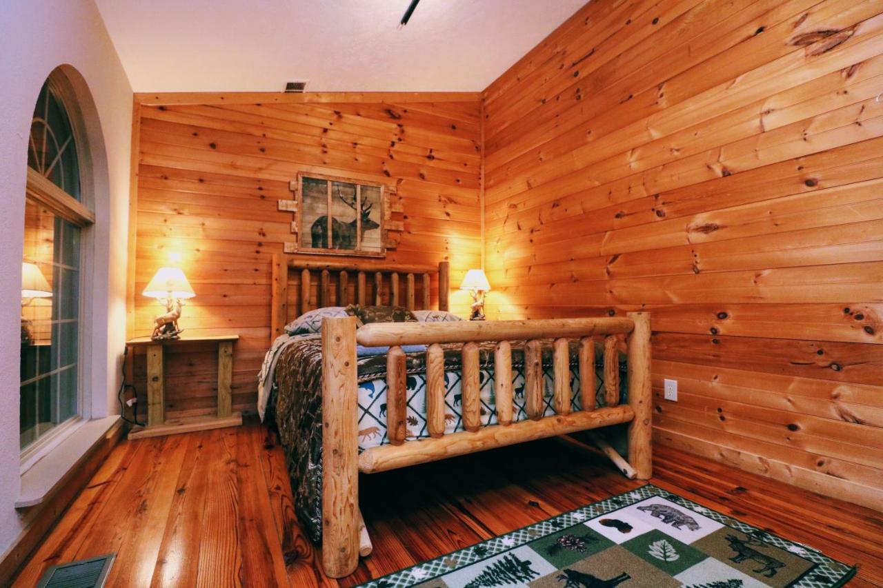 Lazy Bear Cabin Севьервилл Экстерьер фото