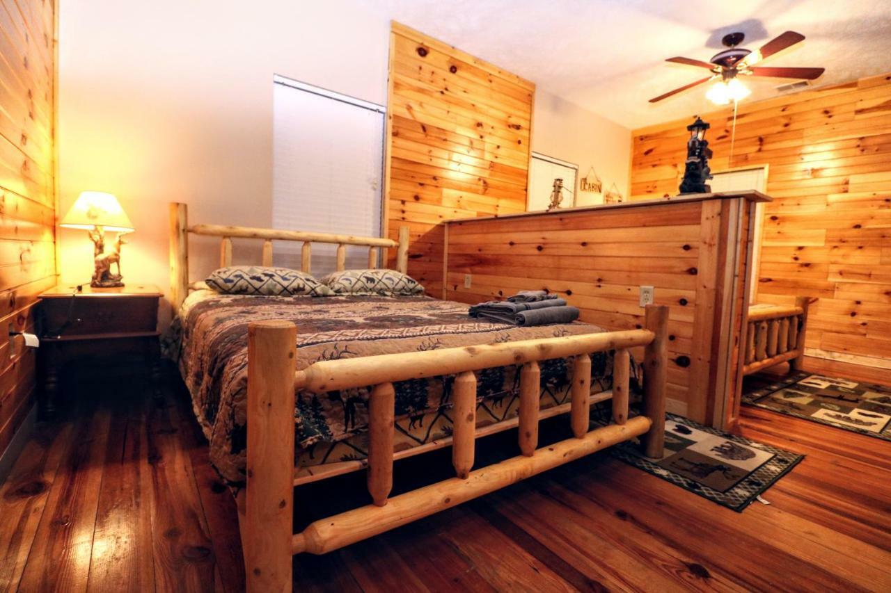 Lazy Bear Cabin Севьервилл Экстерьер фото