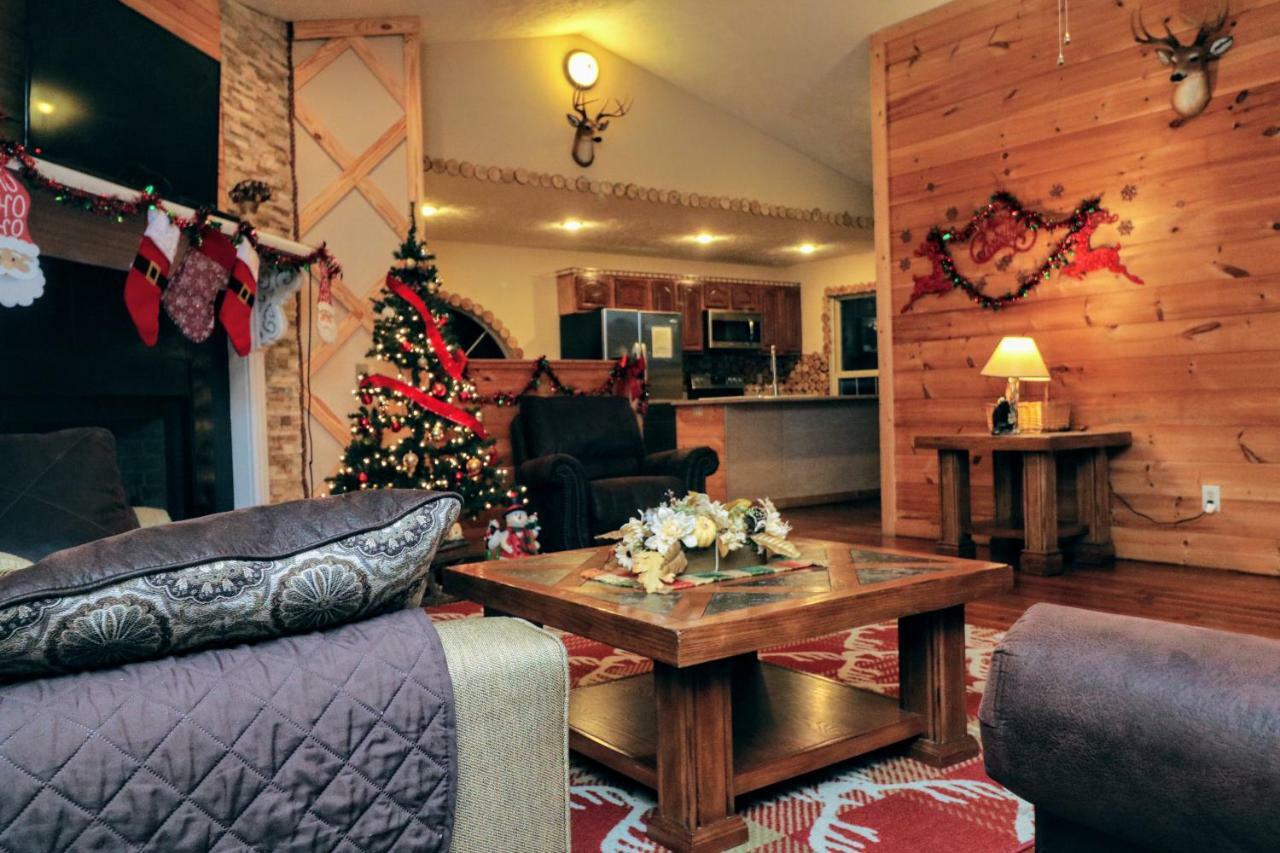 Lazy Bear Cabin Севьервилл Экстерьер фото
